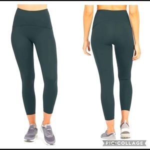 NWOT SPANX Booty Boost Active 7/8 Leggings Sz XS